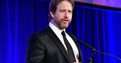 Joe Sanberg speaks at an event.