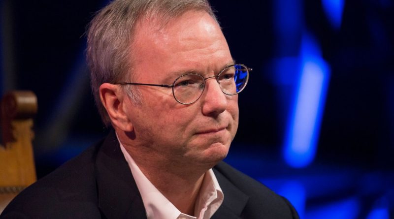 Eric Schmidt argues against a 'Manhattan Project for AGI'