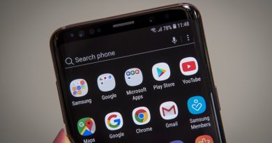 Android app icons on the home screen of a Samsung Galaxy S9 smartphone.