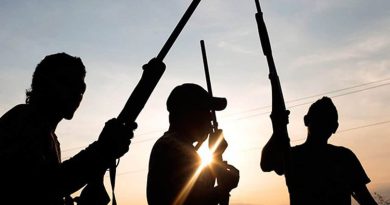 Gunmen attack checkpoint, kill police officer
