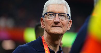 Meta reportedly recruits Apple's head of AI models
